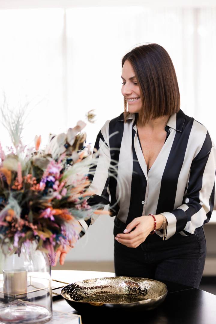 Sofia Sardo Sprucing flowers for an interior design project